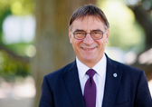 Kirchenpräsident Dr. Volker Jung